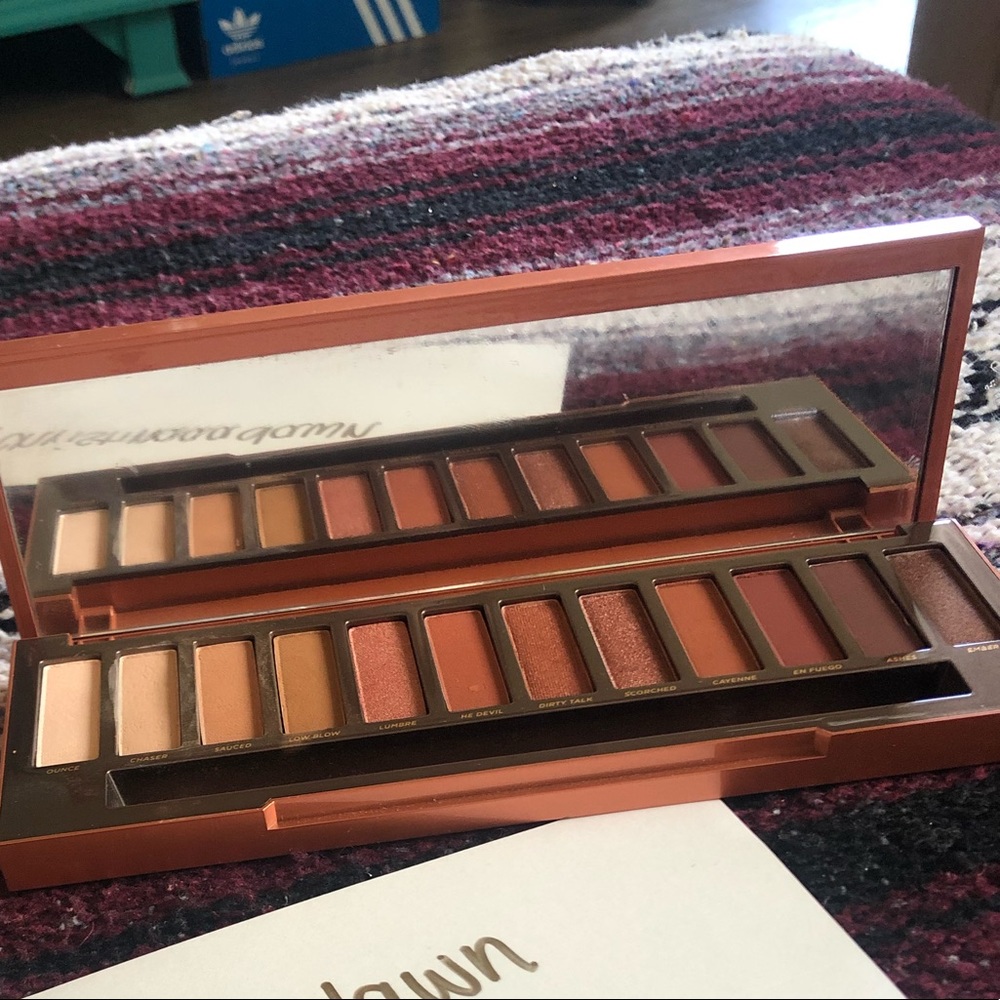 Naked Heat palette